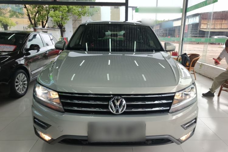 Used Volkswagen Tiguan L 2019 Revised 330TSI Automatic Two-Wheel Drive Smart & Luxury Edition China VI Standard Front