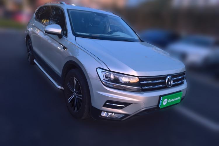 Used Volkswagen Tiguan L 2019 330TSI Automatic Two-Wheel Drive Panoramic Comfort Edition China VI Standard Front Right 45 Deg