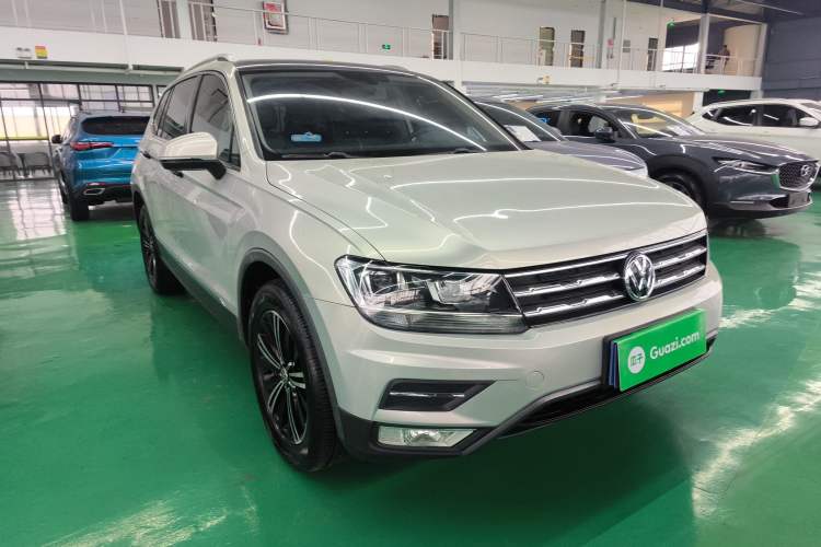 Used Volkswagen Tiguan L 2019 Updated Version 330TSI Automatic Two-Wheel Drive Panoramic Comfort Edition China VI Standard Front Right 45 Deg
