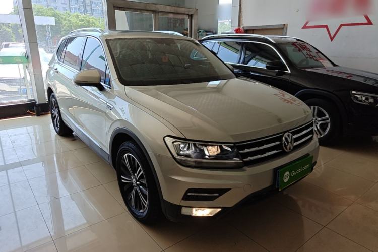 Used Volkswagen Tiguan L 2019 330TSI Automatic Two-Wheel Drive Panoramic Comfort Edition China VI Standard Front Right 45 Deg