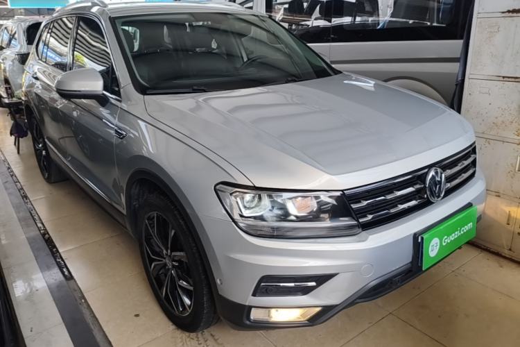 Used Volkswagen Tiguan L 2019 Revised 330TSI Automatic Two-Wheel Drive Smart & Luxury Edition China VI Standard Front Right 45 Deg