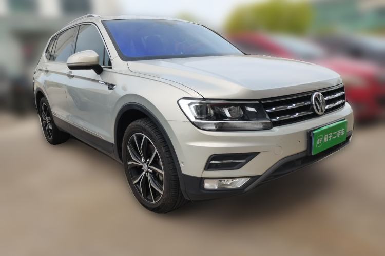 Used Volkswagen Tiguan L 2019 330TSI Automatic Two-Wheel Drive Smart Luxury Version China VI Standard Front Right 45 Deg