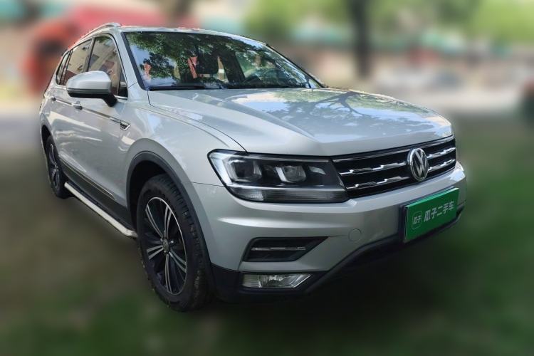Used Volkswagen Tiguan L 2019 330TSI Automatic Two-Wheel Drive Panoramic Comfort Edition China VI Standard Front Right 45 Deg