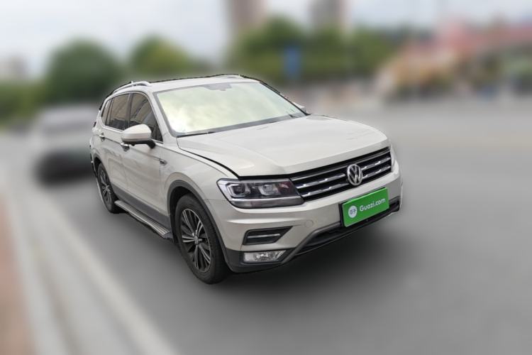 Used Volkswagen Tiguan L 2019 330TSI Automatic Two-Wheel Drive Panoramic Comfort Edition China V Standard Front Right 45 Deg