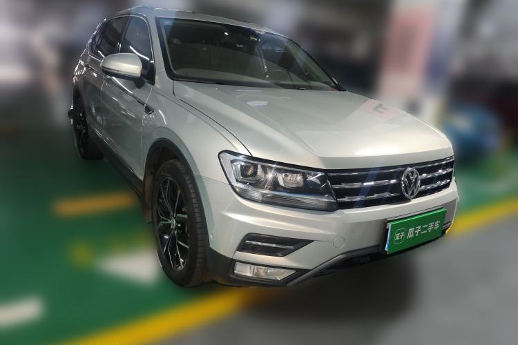 Used Volkswagen Tiguan L 2019 330TSI Automatic Two-Wheel Drive Smart Luxury Version China VI Standard Front Right 45 Deg
