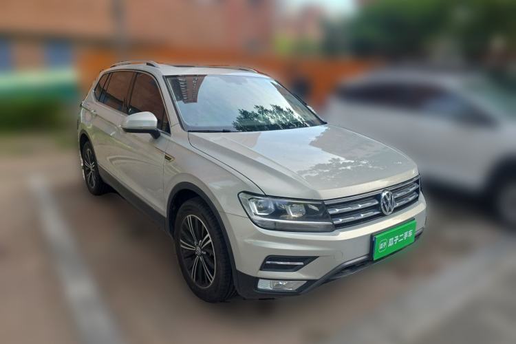 Used Volkswagen Tiguan L 2019 330TSI Automatic Two-Wheel Drive Panoramic Comfort Edition China VI Standard Front Right 45 Deg