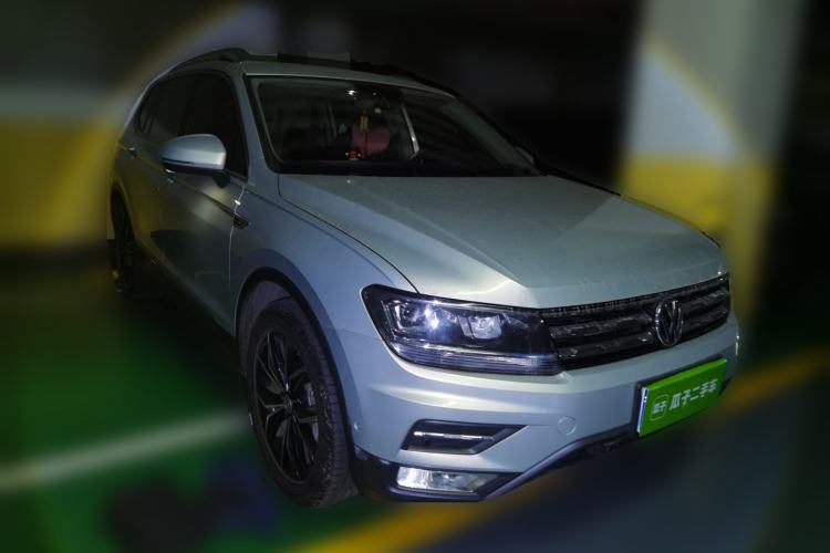 Used Volkswagen Tiguan L 2019 Revised 330TSI Automatic Two-Wheel Drive Smart & Luxury Edition China VI Standard Front Right 45 Deg
