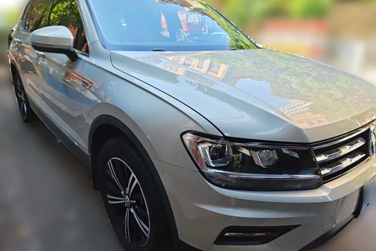 Used Volkswagen Tiguan L 2019 330TSI Automatic Two-Wheel Drive Panoramic Comfort Edition China V Standard Front Right 45 Deg