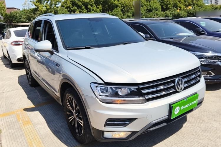 Used Volkswagen Tiguan L 2019 330TSI Automatic Two-Wheel Drive Panoramic Comfort Edition China V Standard Front Right 45 Deg