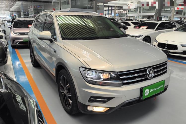 Used Volkswagen Tiguan L 2019 Revised 330TSI Automatic Two-Wheel Drive Smart & Luxury Edition China VI Standard Front Right 45 Deg