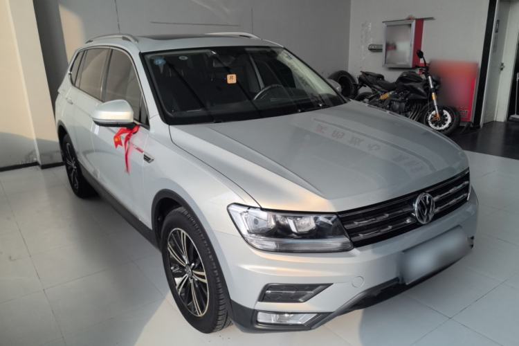 Used Volkswagen Tiguan L 2019 Updated Version 330TSI Automatic Two-Wheel Drive Panoramic Comfort Edition China VI Standard Front Right 45 Deg