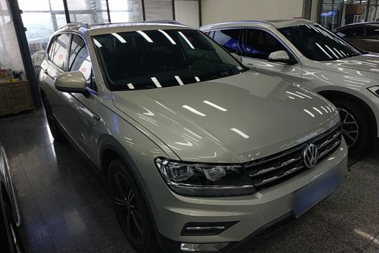 Used Volkswagen Tiguan L 2019 330TSI Automatic Two-Wheel Drive Panoramic Comfort Edition China VI Standard Front Right 45 Deg
