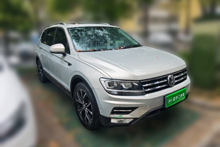 Used Volkswagen Tiguan L 2019 Revised 330TSI Automatic Two-Wheel Drive Smart & Luxury Edition China VI Standard Front Right 45 Deg