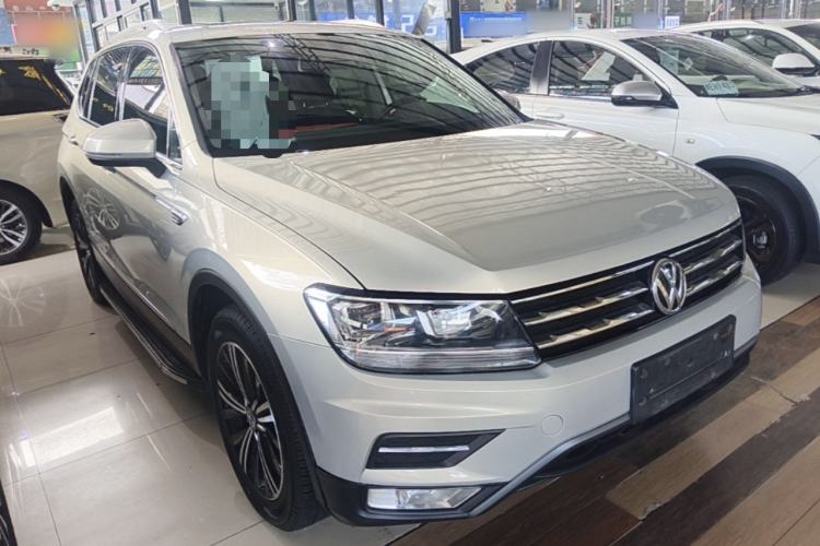 Used Volkswagen Tiguan L 2019 Updated Version 330TSI Automatic Two-Wheel Drive Panoramic Comfort Edition China VI Standard Front Right 45 Deg
