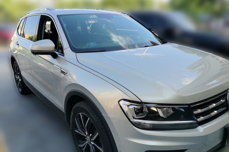 Used Volkswagen Tiguan L 2019 Revised 330TSI Automatic Two-Wheel Drive Smart & Luxury Edition China VI Standard Front Right 45 Deg