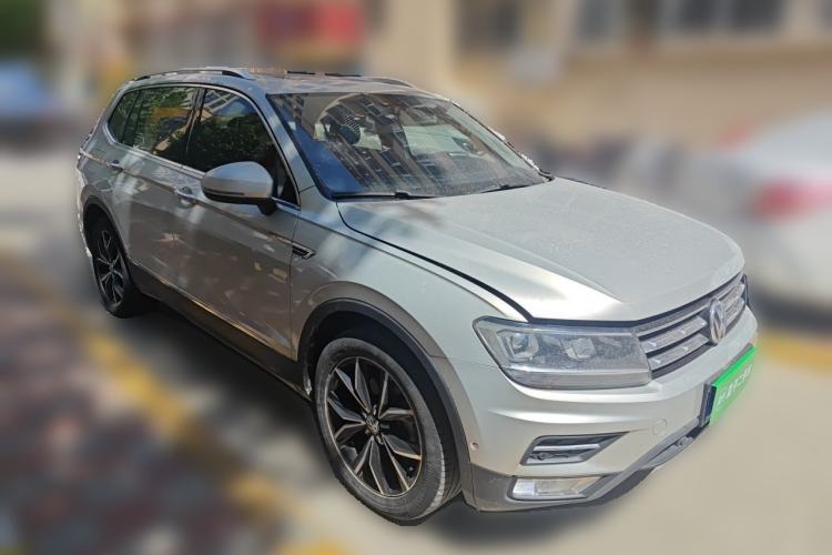 Used Volkswagen Tiguan L 2019 330TSI Automatic Two-Wheel Drive Smart Luxury Version China VI Standard Front Right 45 Deg