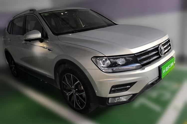 Used Volkswagen Tiguan L 2019 330TSI Automatic Two-Wheel Drive Smart Luxury Version China VI Standard Front Right 45 Deg