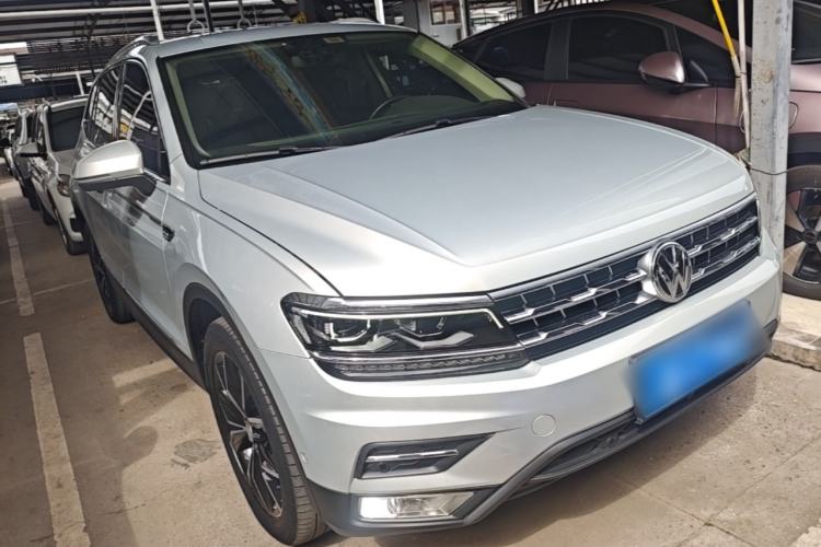 Used Volkswagen Tiguan L 2019 380TSI Automatic All-Wheel Drive Luxury Edition with 7 Seats China VI Standard Front Right 45 Deg