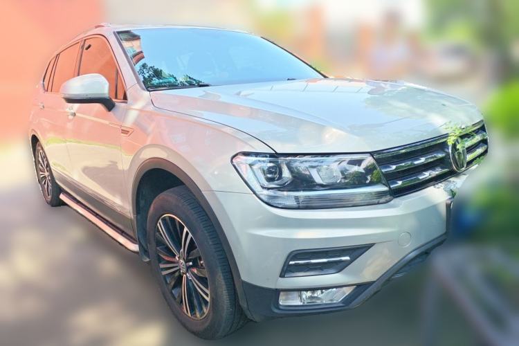 Used Volkswagen Tiguan L 2019 330TSI Automatic Two-Wheel Drive Panoramic Comfort Edition China V Standard Front Right 45 Deg