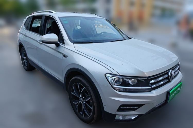 Used Volkswagen Tiguan L 2019 Revised 330TSI Automatic Two-Wheel Drive Smart & Luxury Edition China VI Standard Front Right 45 Deg