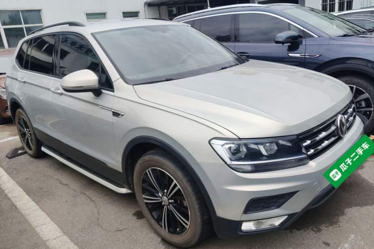 Used Volkswagen Tiguan L 2019 330TSI Automatic Two-Wheel Drive Luxury Edition China VI Standard Front Right 45 Deg