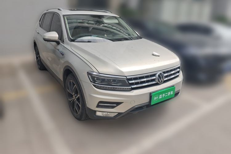 Used Volkswagen Tiguan L 2019 380TSI Automatic All-Wheel Drive Luxury Edition with 7 Seats China VI Standard Front Right 45 Deg