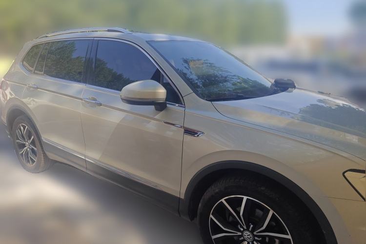 Used Volkswagen Tiguan L 2019 330TSI Automatic Two-Wheel Drive Smart Luxury Version China VI Standard Front Right 45 Deg