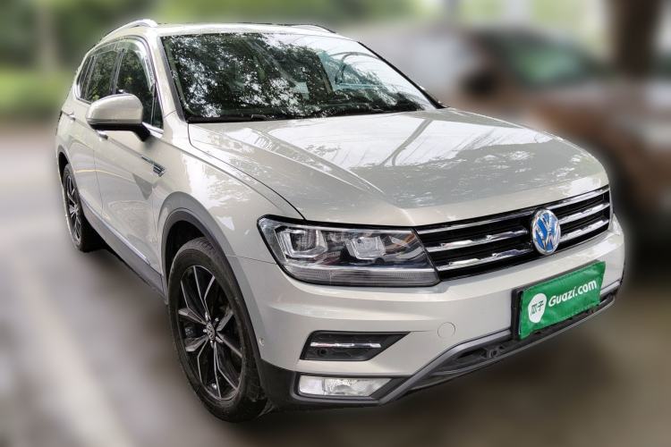 Used Volkswagen Tiguan L 2019 Revised 330TSI Automatic Two-Wheel Drive Smart & Luxury Edition China VI Standard Front Right 45 Deg