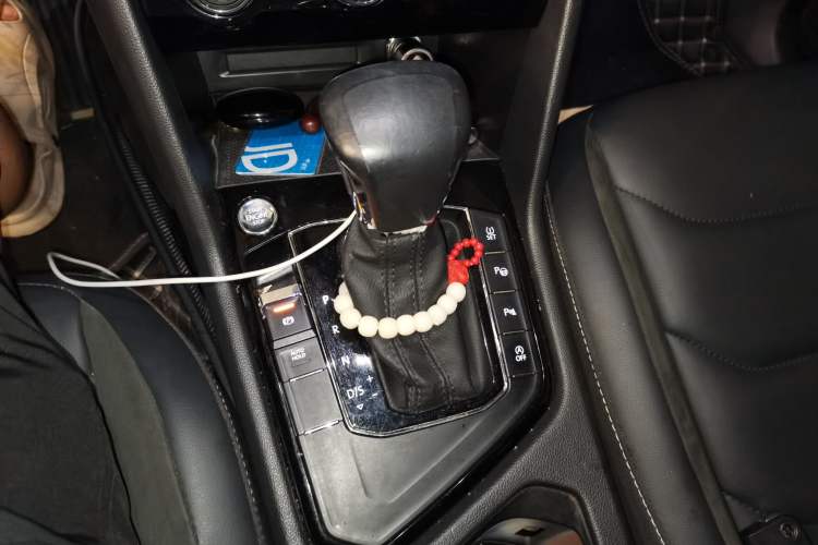 Used Volkswagen Tiguan L 2019 330TSI Automatic Two-Wheel Drive Smart Luxury Version China VI Standard Gear Lever