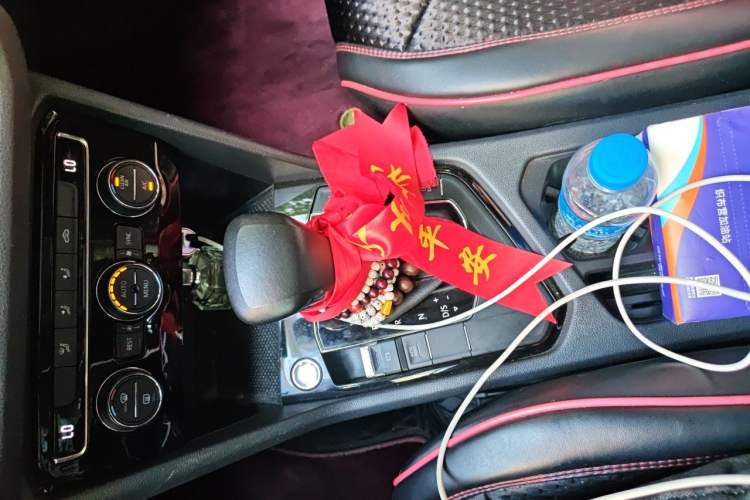 Used Volkswagen Tiguan L 2019 330TSI Automatic Two-Wheel Drive Panoramic Comfort Edition China V Standard Gear Lever