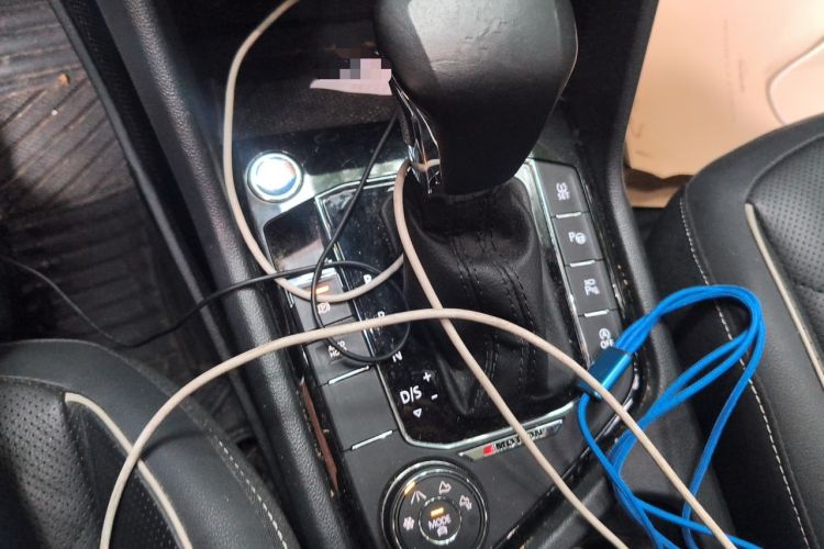 Used Volkswagen Tiguan L 2019 380TSI Automatic All-Wheel Drive R-Line Flagship 7-Seater China VI Standard Gear Lever