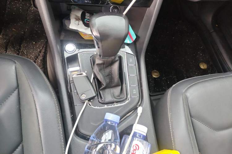 Used Volkswagen Tiguan L 2019 330TSI Automatic Two-Wheel Drive Panoramic Comfort Edition China VI Standard Gear Lever