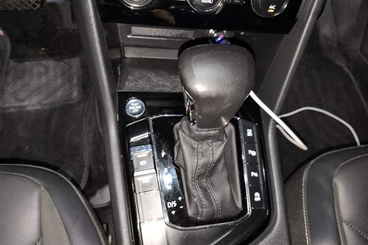 Used Volkswagen Tiguan L 2019 330TSI Automatic Two-Wheel Drive Smart Luxury Version China VI Standard Gear Lever