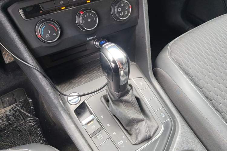 Used Volkswagen Tiguan L 2019 330TSI Automatic Two-Wheel Drive Luxury Edition China VI Standard Gear Lever