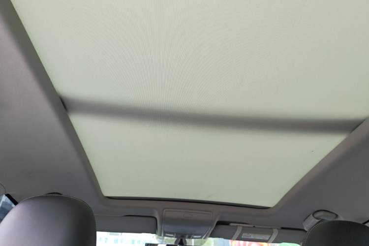 Used Volkswagen Tiguan L 2019 330TSI Automatic Two-Wheel Drive Panoramic Comfort Edition China V Standard Headliner