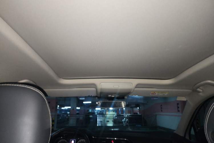 Used Volkswagen Tiguan L 2019 330TSI Automatic Two-Wheel Drive Smart Luxury Version China VI Standard Headliner