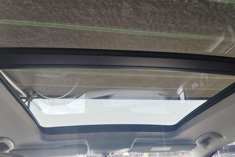 Used Volkswagen Tiguan L 2019 330TSI Automatic Two-Wheel Drive Smart Luxury Version China VI Standard Headliner