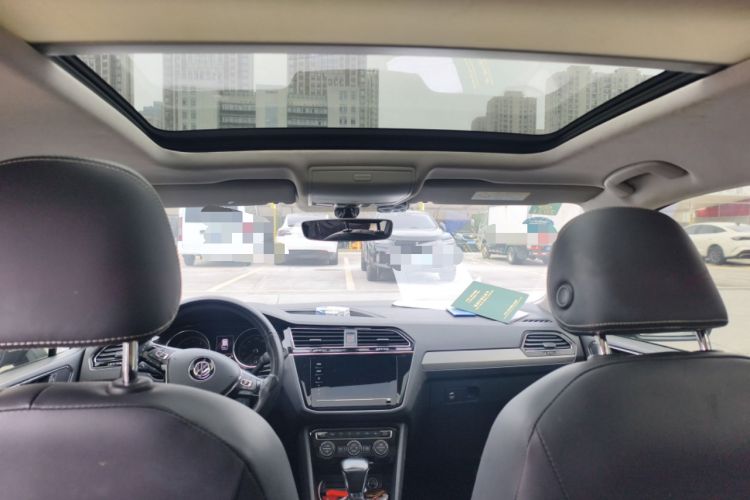 Used Volkswagen Tiguan L 2019 Revised 330TSI Automatic Two-Wheel Drive Smart & Luxury Edition China VI Standard Headliner