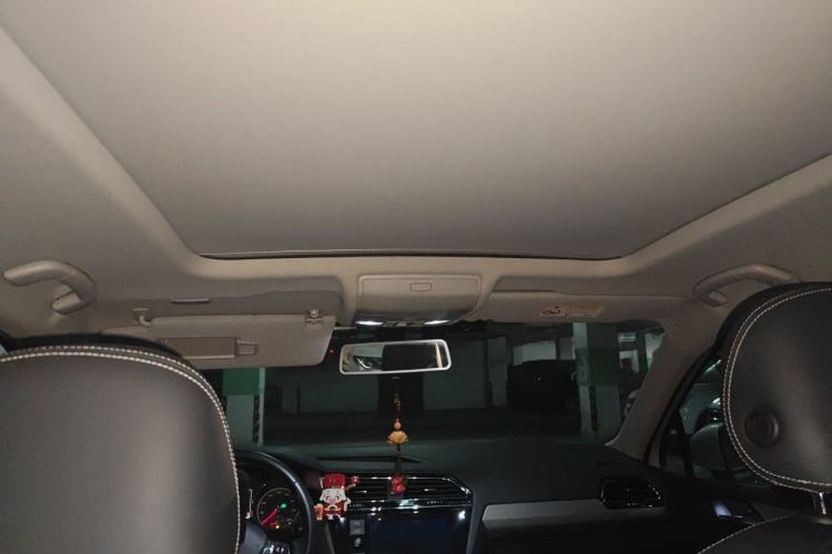 Used Volkswagen Tiguan L 2019 330TSI Automatic Two-Wheel Drive Panoramic Comfort Edition China VI Standard Headliner