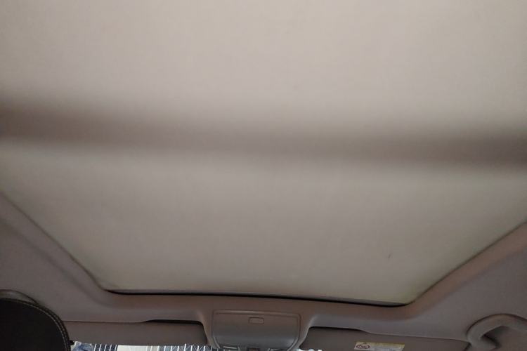 Used Volkswagen Tiguan L 2019 330TSI Automatic Two-Wheel Drive Panoramic Comfort Edition China V Standard Headliner