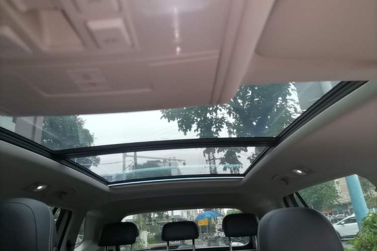 Used Volkswagen Tiguan L 2019 330TSI Automatic Two-Wheel Drive Panoramic Comfort Edition China VI Standard Headliner