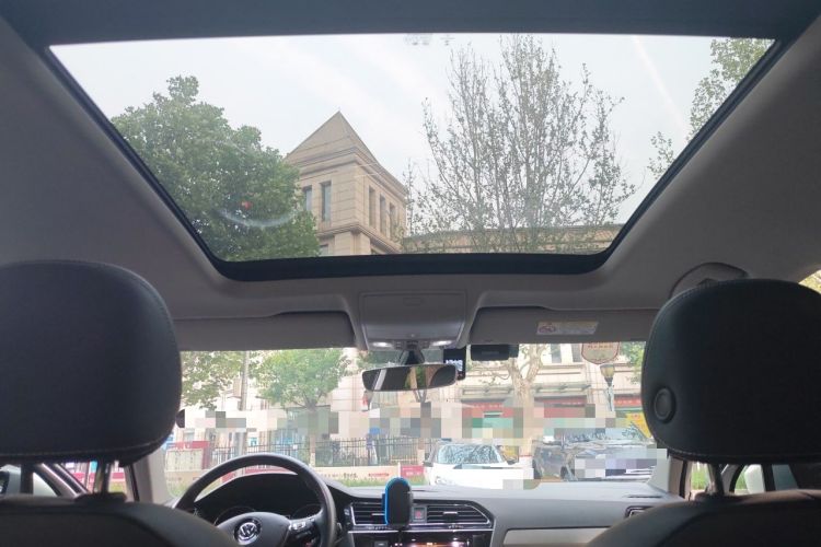Used Volkswagen Tiguan L 2019 380TSI Automatic All-Wheel Drive Luxury Edition China VI Standard Headliner