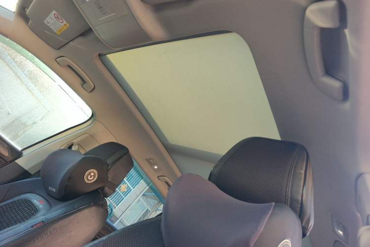 Used Volkswagen Tiguan L 2019 380TSI Automatic All-Wheel Drive R-Line Flagship 7-Seater China VI Standard Headliner