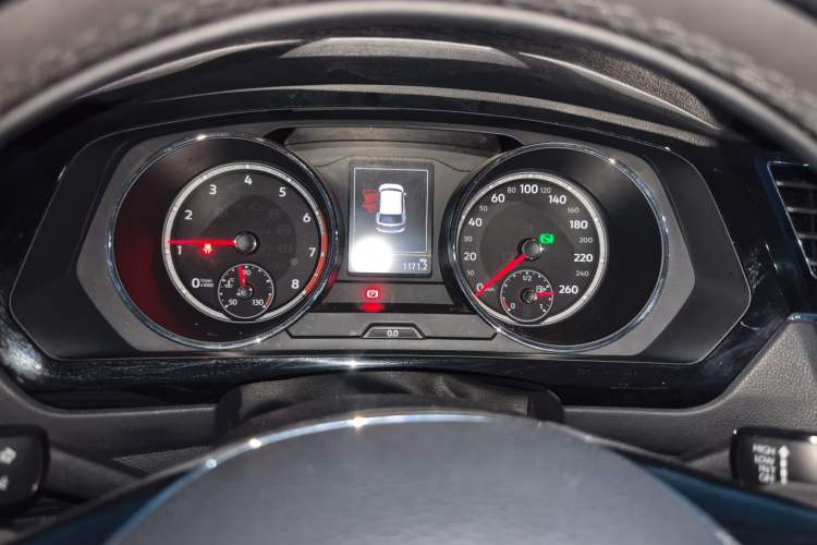 Used Volkswagen Tiguan L 2019 330TSI Automatic Two-Wheel Drive Panoramic Comfort Edition China VI Standard Instrument Cluster