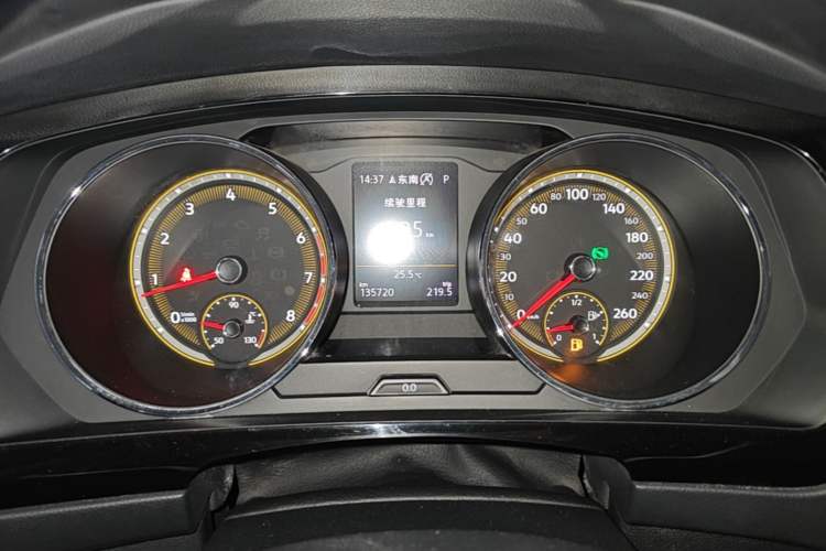 Used Volkswagen Tiguan L 2019 Updated Version 330TSI Automatic Two-Wheel Drive Panoramic Comfort Edition China VI Standard Instrument Cluster