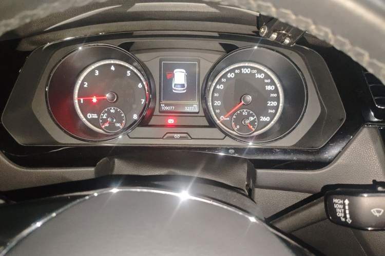 Used Volkswagen Tiguan L 2019 330TSI Automatic Two-Wheel Drive Smart Luxury Version China V Emission Standard Instrument Cluster