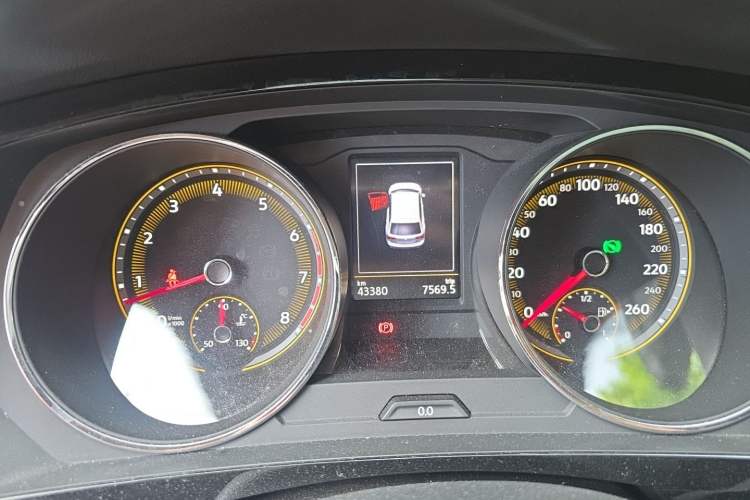 Used Volkswagen Tiguan L 2019 330TSI Automatic Two-Wheel Drive Panoramic Comfort Edition China VI Standard Instrument Cluster