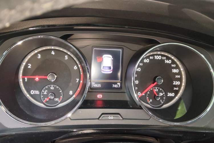 Used Volkswagen Tiguan L 2019 330TSI Automatic Two-Wheel Drive Panoramic Comfort Edition China VI Standard Instrument Cluster