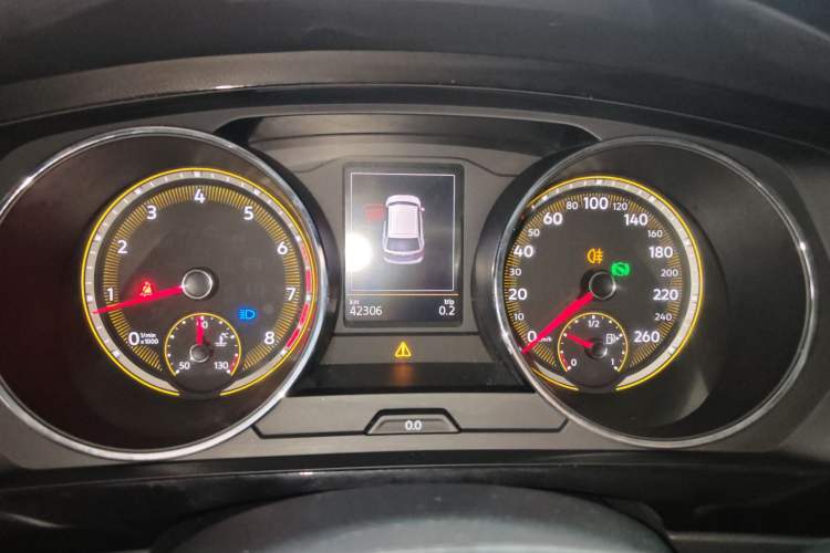 Used Volkswagen Tiguan L 2019 Revised 330TSI Automatic Two-Wheel Drive Smart & Luxury Edition China VI Standard Instrument Cluster