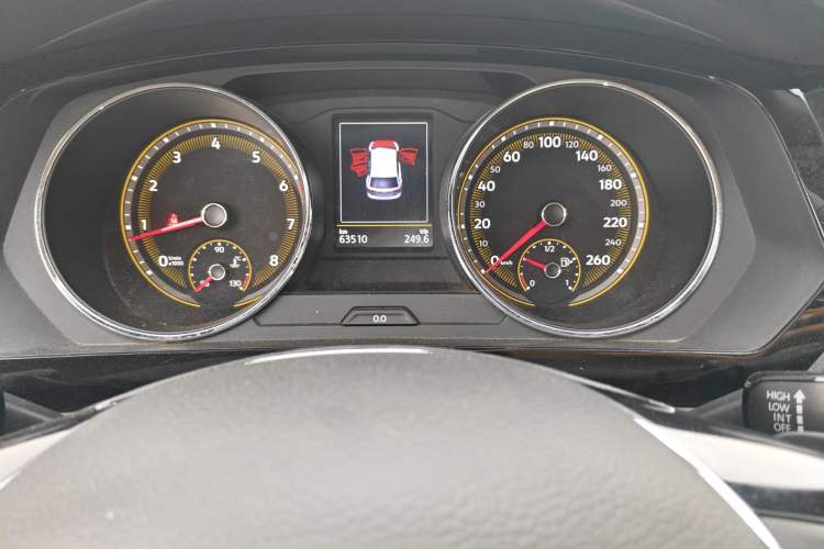 Used Volkswagen Tiguan L 2019 Updated Version 330TSI Automatic Two-Wheel Drive Panoramic Comfort Edition China VI Standard Instrument Cluster